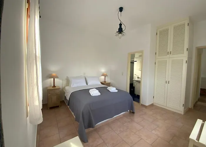 Mediterranean Nyaraló